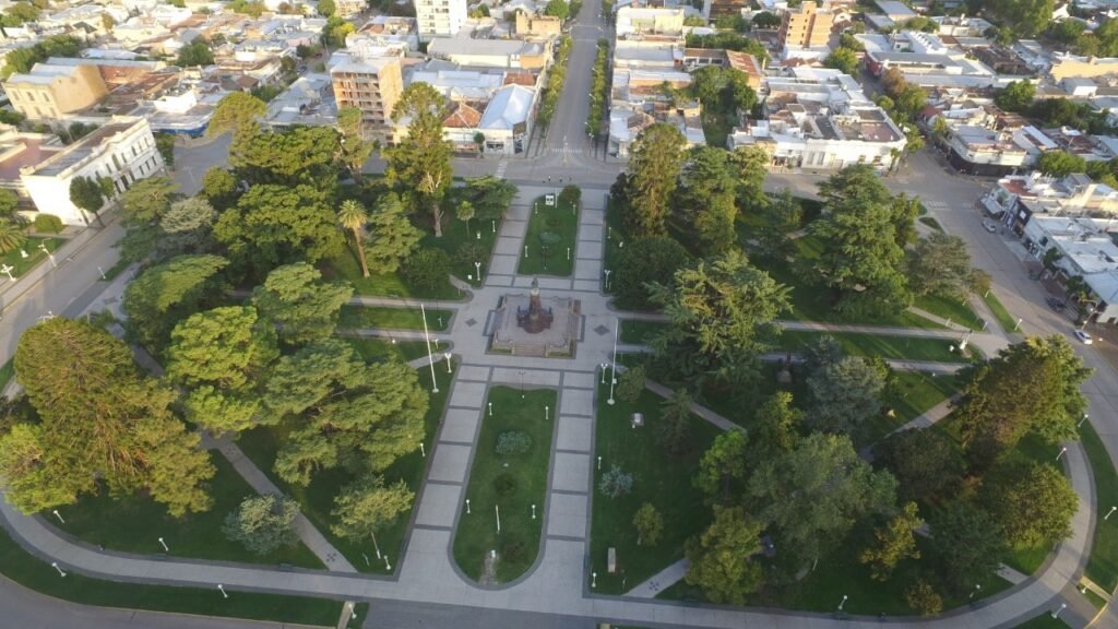 Los municipios: la primera ventanilla del Estado cada día con menos recursos