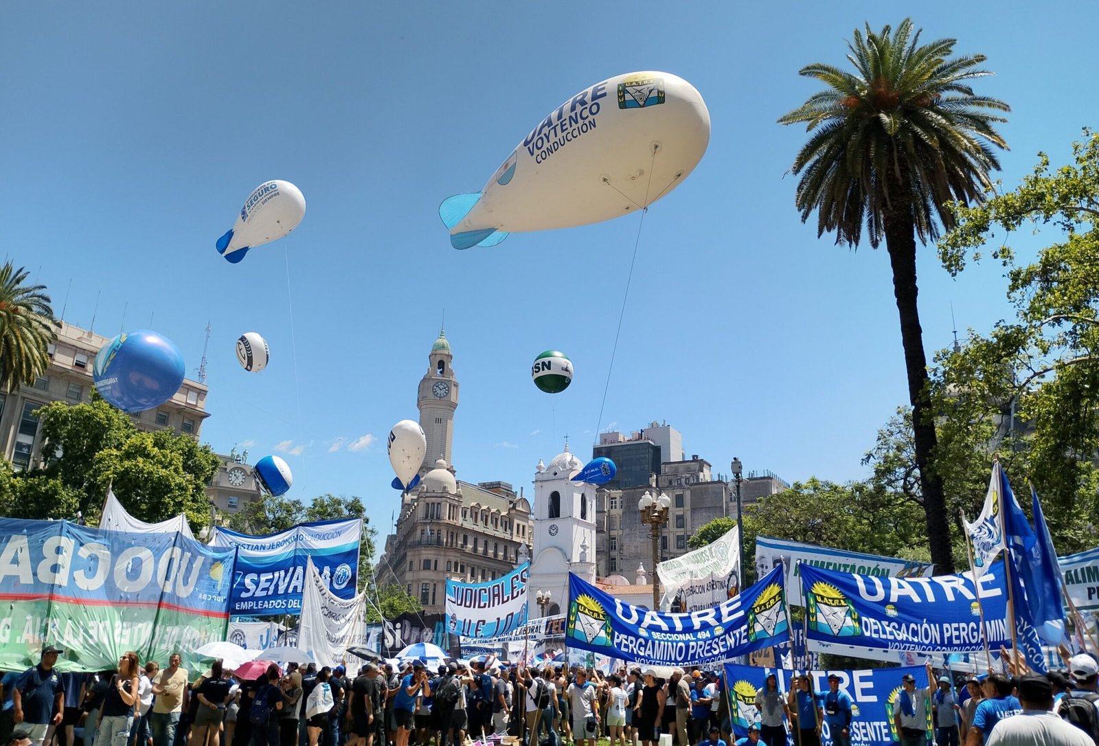 La CGT salió a la calle y mostró músculo hacia un paro general si avanza la reforma laboral de Milei