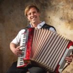 Todos quieren tocar con él: hoy lidera la “selección uruguaya”