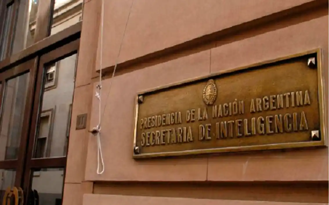 Resistencia de la oposición a la reforma de la SIDE por decreto