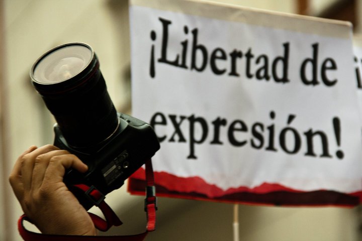 Menos libertad de prensa: restricciones, amenazas y abolición del estatuto del periodista