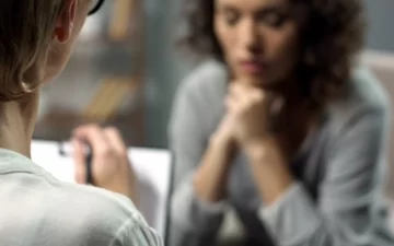 Entre la ley y la práctica: la formación en salud mental en disputa