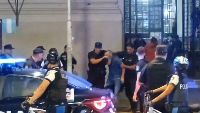 Postergarían la reforma a la Ley de Glaciares mientras en Mendoza detuvieron a nueve personas por manifestarse 