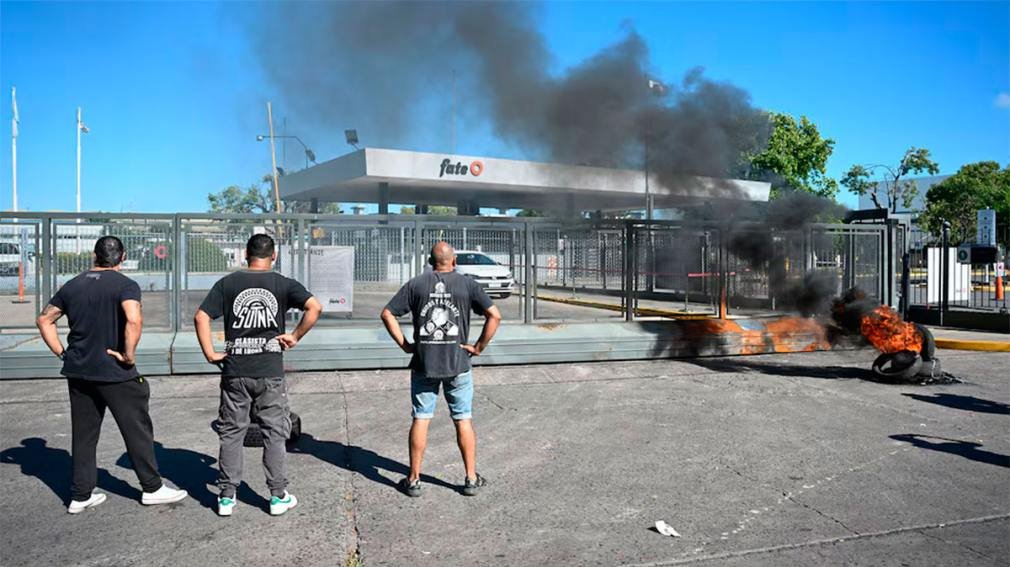 Golpe a la industria: FATE anunció el cierre definitivo de su planta y el despido de 920 trabajadores