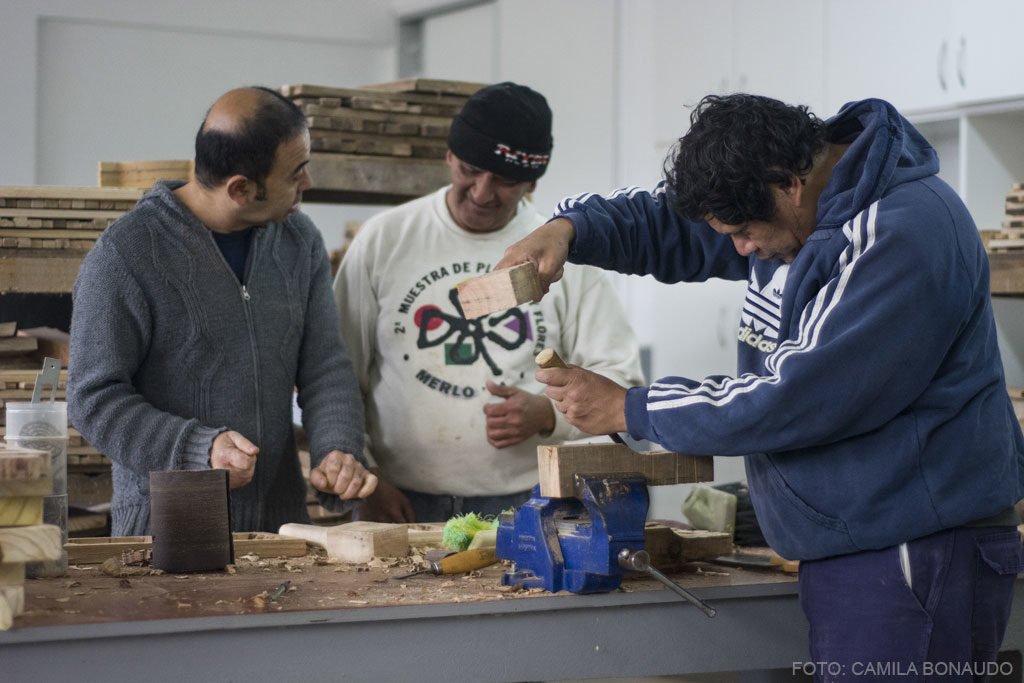 Fotos sacadas en el partido de Moreno, en Julio de 2019. Las imagenes dan cuenta del trabajo realizado entre talleristas y alumnos en el area de Carpintería.