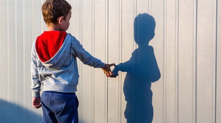 Amigo imaginario en niños: cuándo es normal y cuándo preocuparse