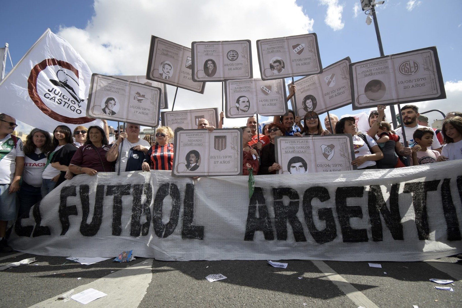 Fútbol: los mendocinos siguen arriba, River y Boca ganan y los clubes hacen memoria por el 24 de marzo