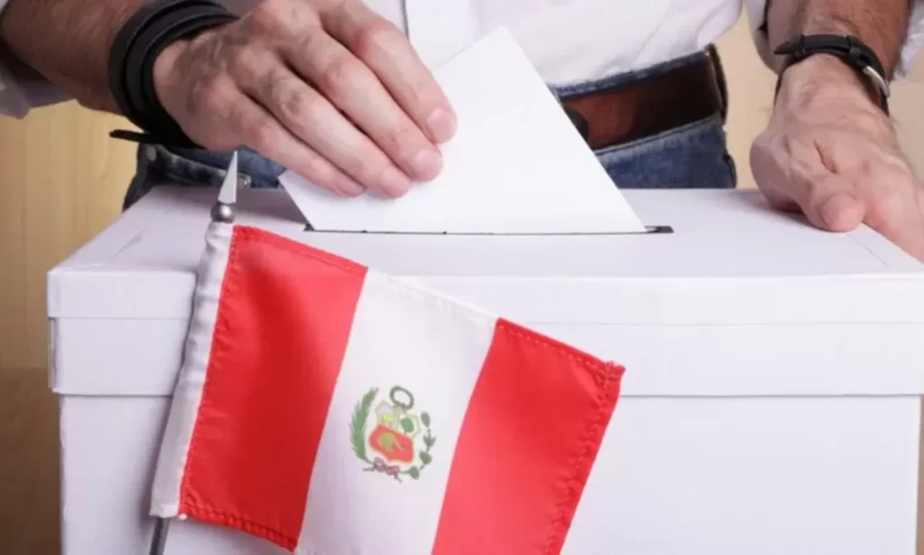 Perú: 36 candidatos presidenciales sin nadie que se despegue