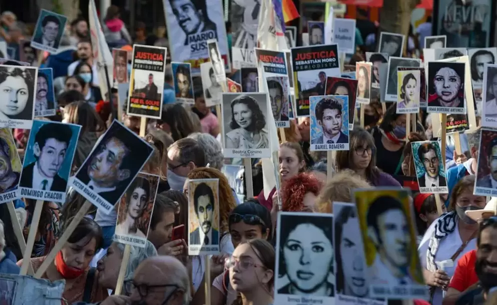 Las voces que rompen el silencio en tiempos de crueldad