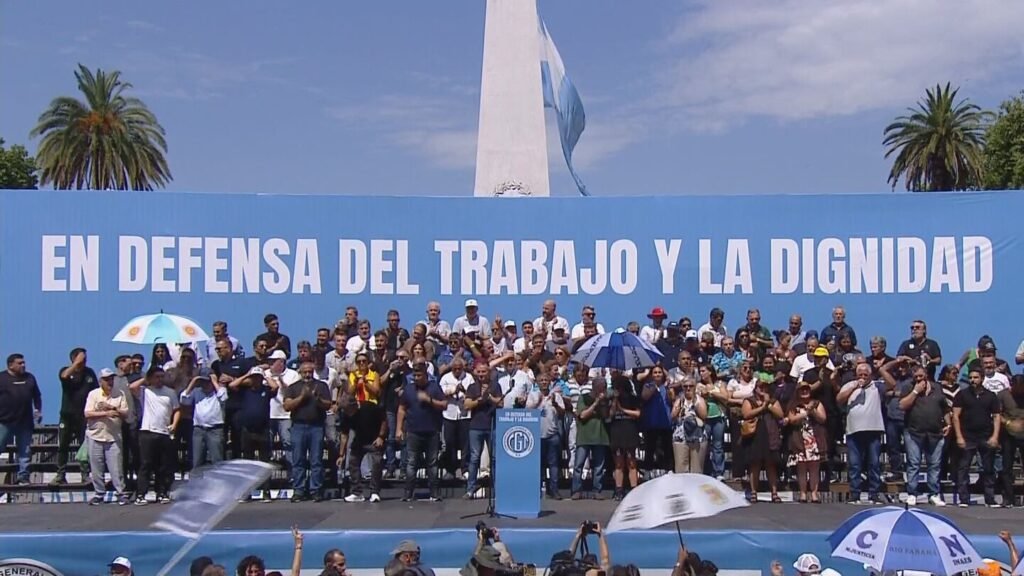 LA CGT moviliza a Plaza de Mayo por salarios, empleo y contra la reforma laboral