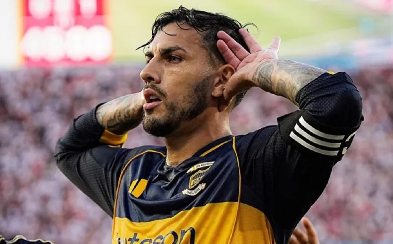 Claudio Úbeda, el técnico de Boca, pensó el partido como si fuese Carlos Bianchi. Apostó a un 4-4-2 que no se movió un centímetro en casi todo el cotejo. Tuvo una propuesta no muy divertida, pero efectiva. De River no se supo bien qué quiso hacer.
