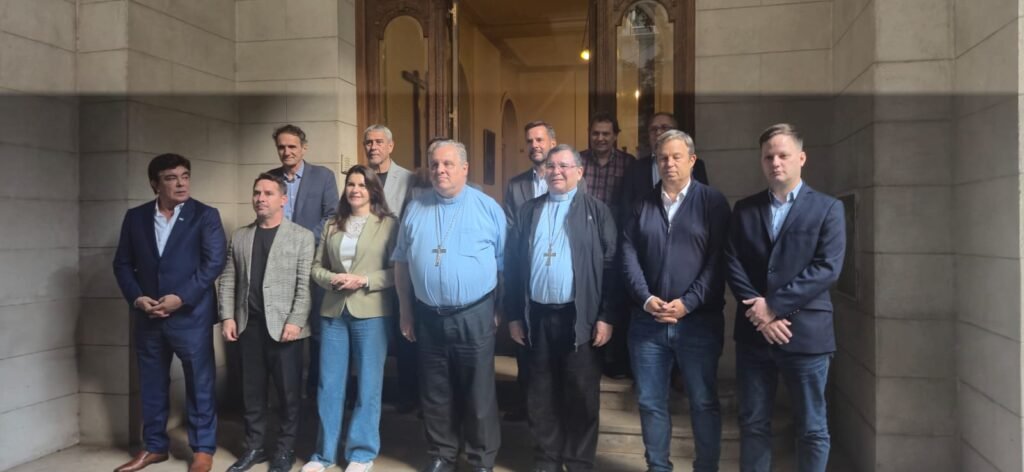 Diálogo de los obispos con la dirigencia política