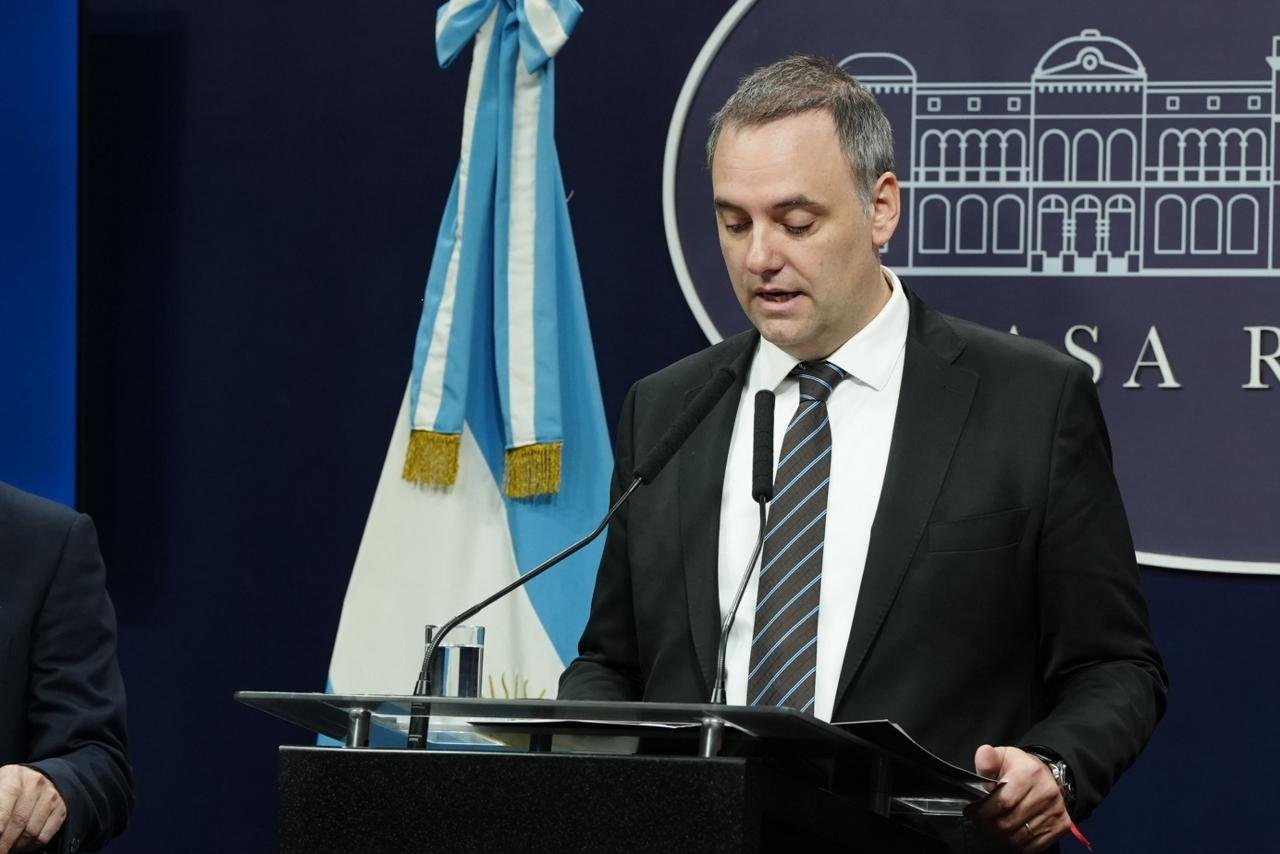 Gabinete en la tormenta: Adorni obtura la gestión parlamentaria de Bullrich e incomoda a varios ministros