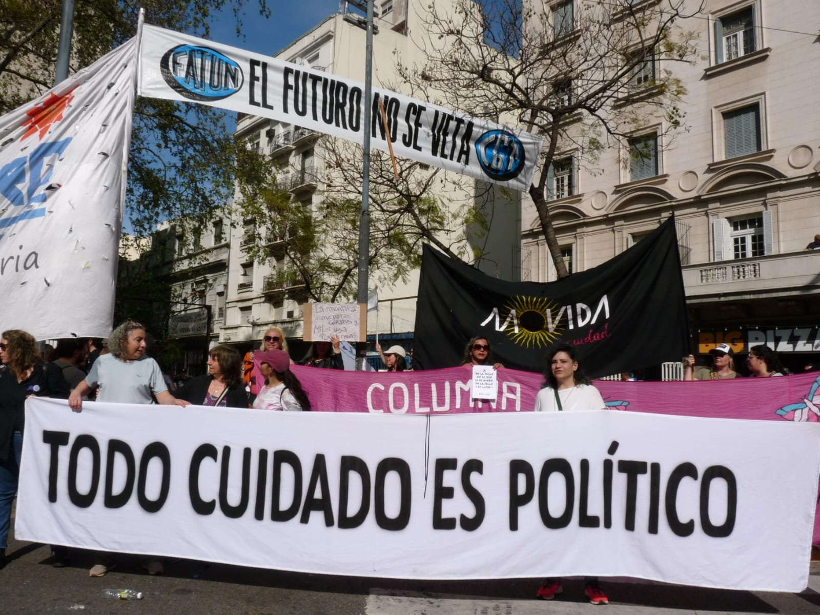 Feminismos y deudas: la organización como respuesta  al autoritarismo financiero 