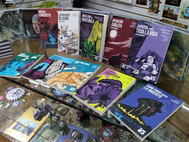 El Fondo de Cultura Económica expande su colección gratuita para jóvenes en el país