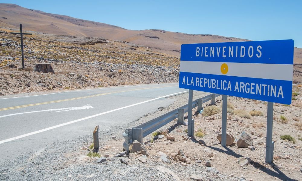 Recursos naturales y un Estado en retirada: cuáles son los riesgos de la política exterior de Milei