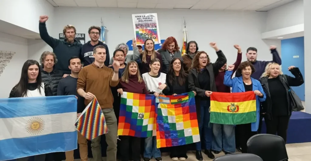 Diputados y militantes argentinos fueron expulsados de Bolivia luego de denunciar la represión 