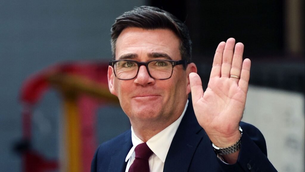 Reino Unido: Andy Burnham asumió como primer ministro con la promesa de una “reestructuración profunda”
