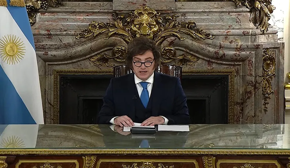 Milei propone “blindar” al presidente del Banco Central y poner en marcha el “grillete fiscal”
