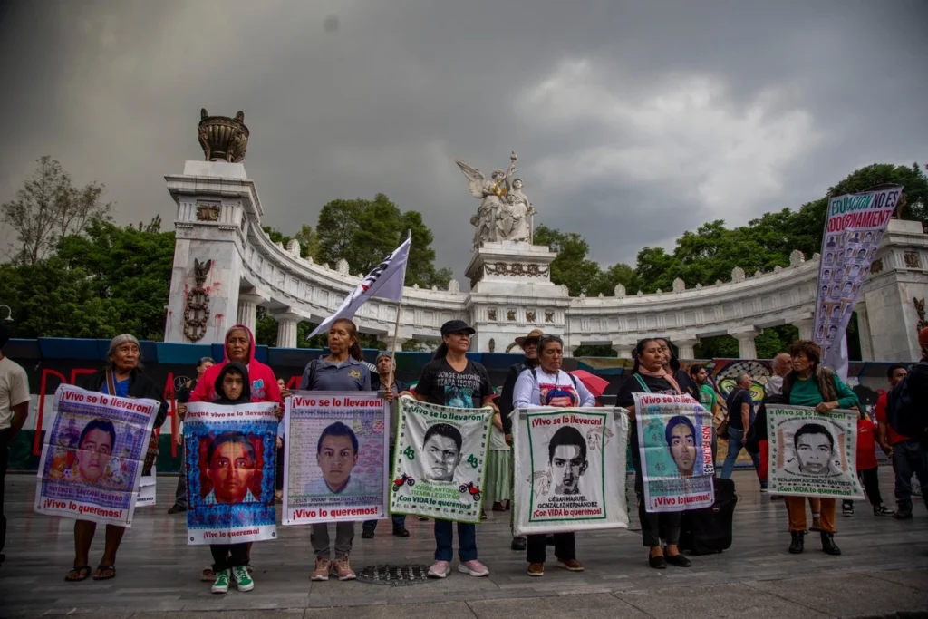 “Estamos lejos de verdad”: a 12 años de la masacre de Ayotzinapa