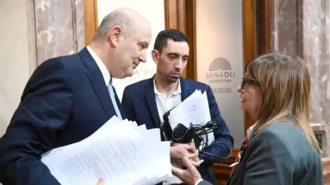 Bullrich y Sturzenegger cierran filas, mientras la calle y los números le devuelven otra agenda a Milei
