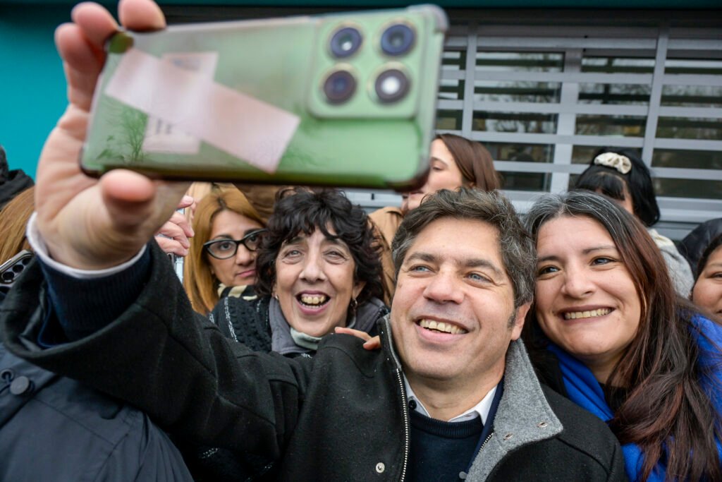 Axel Kicillof elude la interna y busca polarizar con Milei