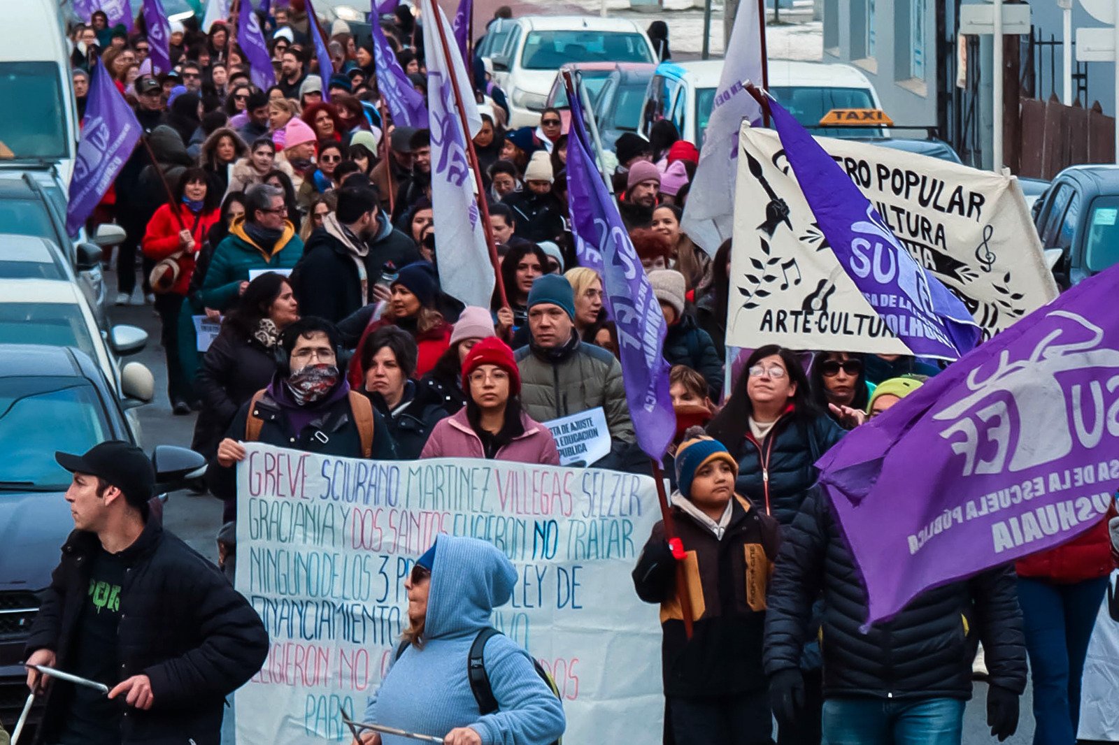 Continúa el paro docente por tiempo indeterminado en Tierra del Fuego 