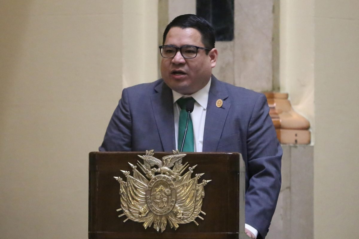 Bolivia: Impacto político porque EE.UU. quita visas al fiscal general y a un exministro