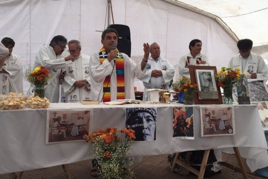 Curas en Opción por los Pobres piden la unidad del campo popular y “un cambio urgente de modelo”