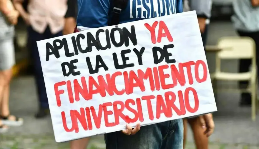 Doble revés para el gobierno: paro universitario y ultimátum judicial por los fondos