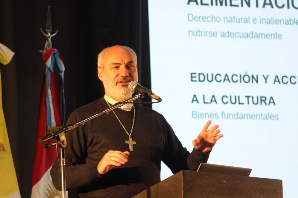 Los obispos piden que “la persona humana nunca sea la variable de ajuste”