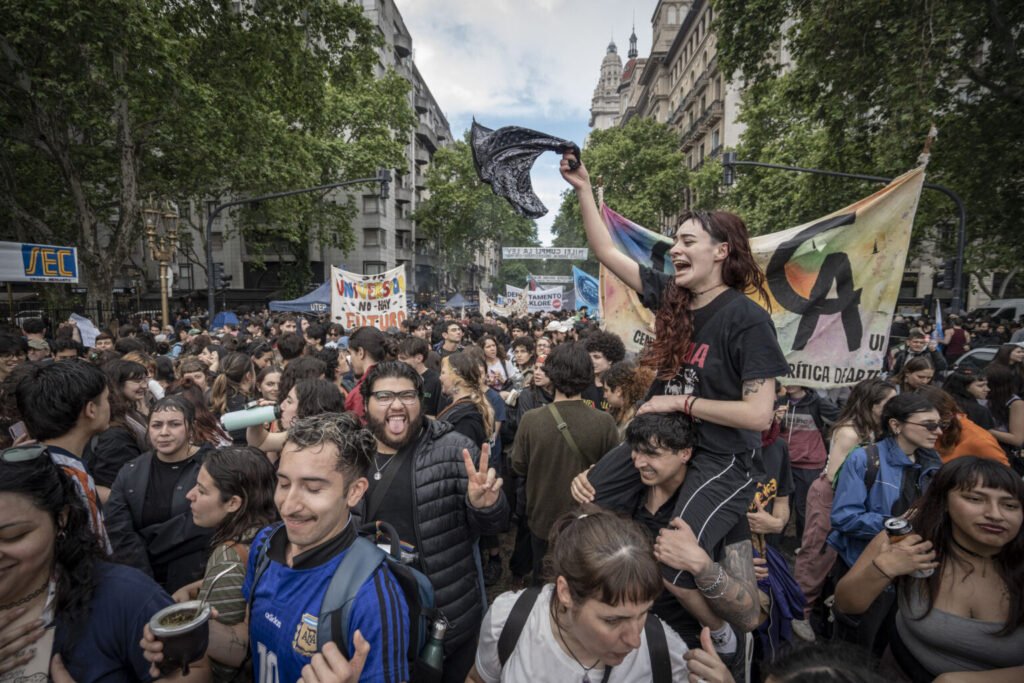Blindaje y represión: lo que deja en evidencia la estrategia libertaria
