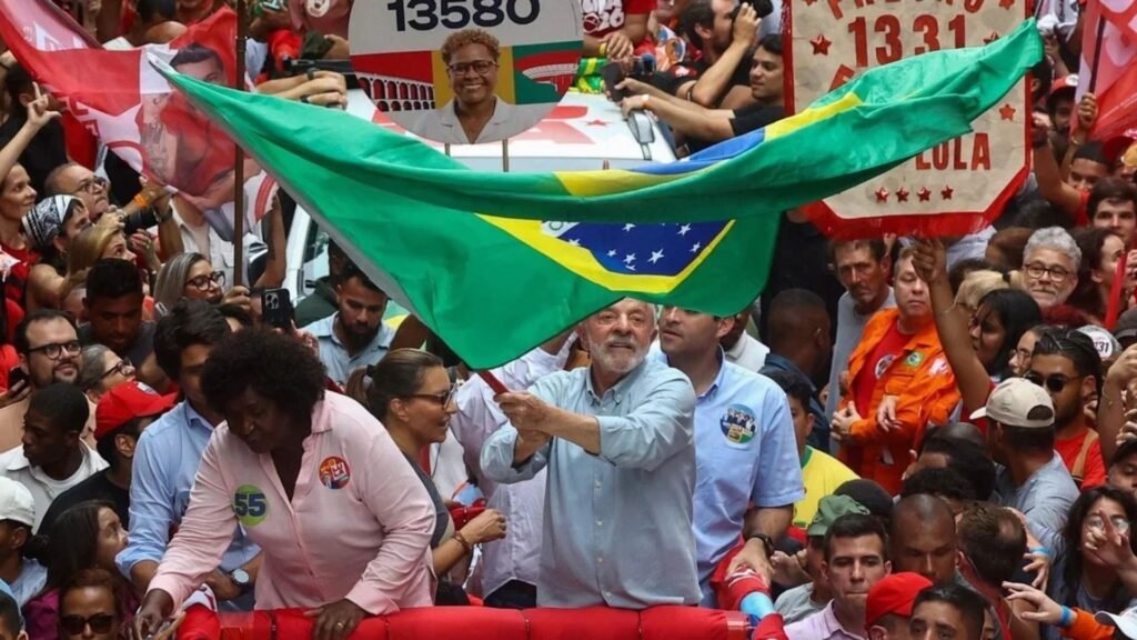 Lula vs. Flávio Bolsonaro: Brasil define el futuro político de la región