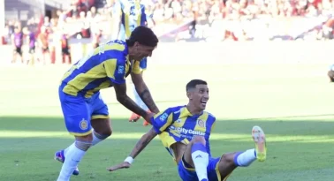 Fútbol argentino: Vélez disfruta la punta, Di María vuela y la AFA está de paro