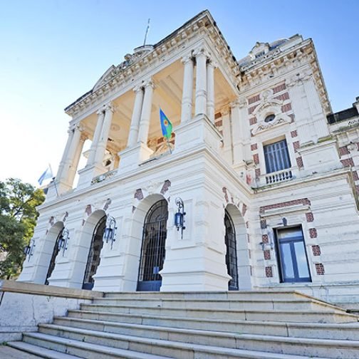 Intendencias con “cuentas al límite”: la demanda social creció el 1.000% ante el ajuste de Milei