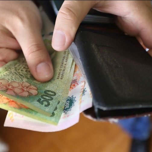 Impuestos regresivos, reforma laboral antiderechos: la presión en pinza