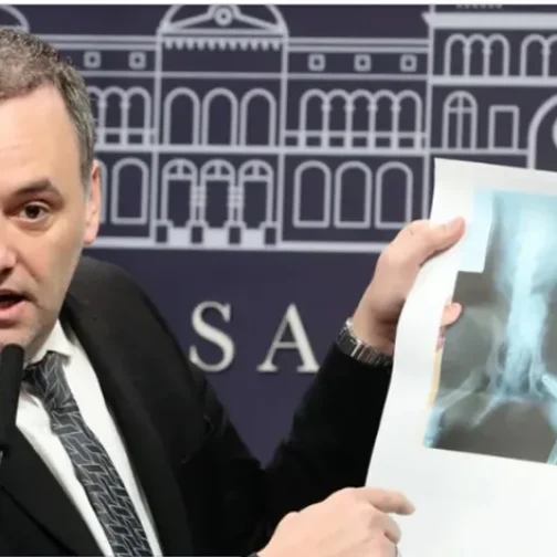 las dos radiografías de Manuel Adorni