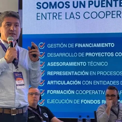 “Hay que construir más poder para lograr un cambio de matriz productiva”