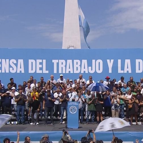 LA CGT moviliza a Plaza de Mayo por salarios, empleo y contra la reforma laboral