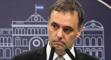 Efecto pendrive: crece la presión para apurar la salida de Adorni