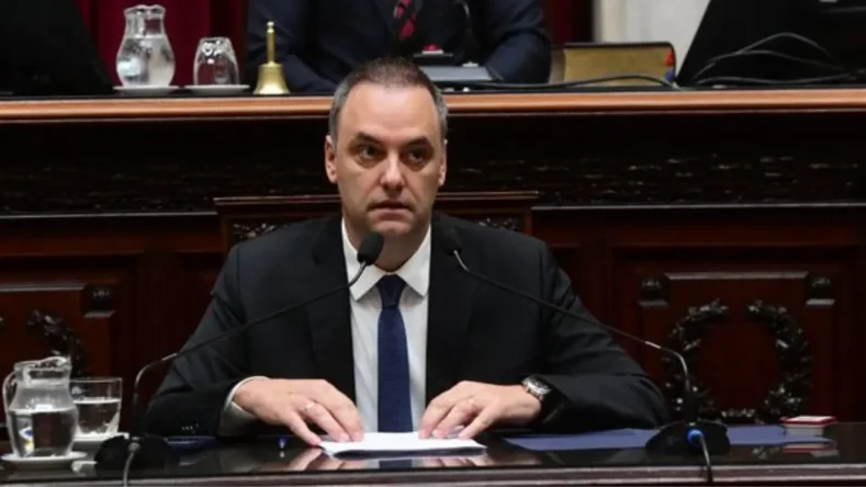 Adorni-en-el-Congreso-1