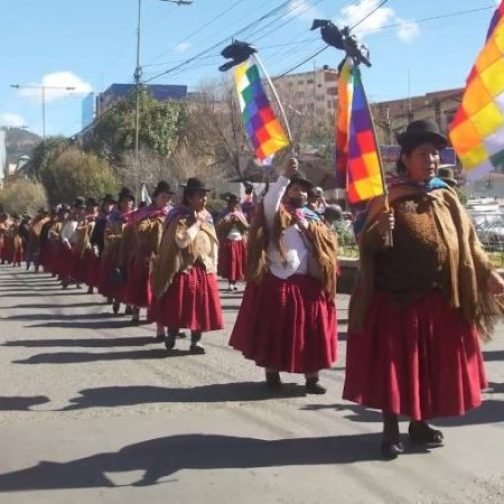 Bolivia: mujeres campesinas exigen la renuncia inmediata del presidente Paz