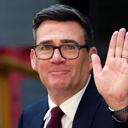 Reino Unido: Andy Burnham asumió como primer ministro con la promesa de una “reestructuración profunda”