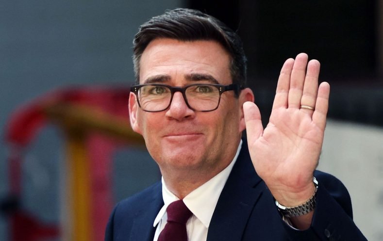 Reino Unido: Andy Burnham asumió como primer ministro con la promesa de una “reestructuración profunda”