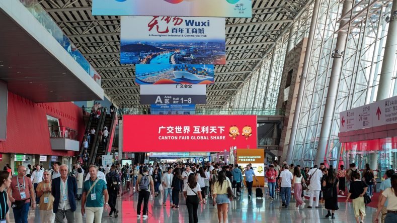 Feria de Cantón (Canton Fair), ubicado en Guangzhou, China. Este evento es la feria comercial de mayor trayectoria y una de las más grandes del mundo para los negocios internacionales.