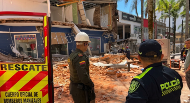 En Colombia continúan las tareas de rescate de víctimas del sismo