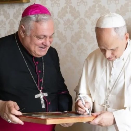 El arzobispo Marcelo Colombo, presidente del Episcopado, reiteró que hasta el momento la jerarquía católica no tiene confirmación sobre una eventual visita del papa León al país, pero también se manifestó entusiasmado con esa posibilidad y que “ojalá pronto tengamos una confirmación”. El presidente de Perú anunció que Prevost estará en el país andino antes de fin de año.
