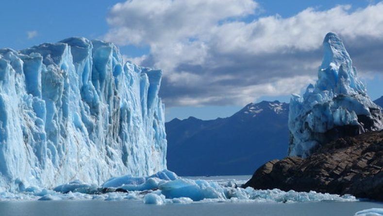 Con glaciares catedrales de agua