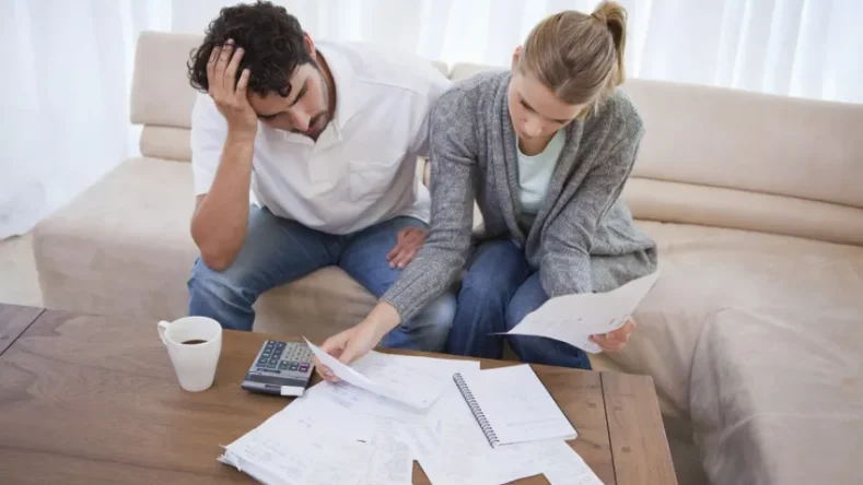 Con morosidad familiar