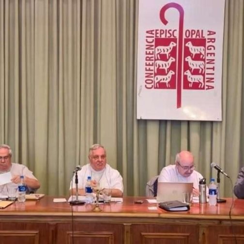Los obispos católicos reiteran “nunca más a la violencia de la dictadura” y piden “siempre más a una democracia justa”